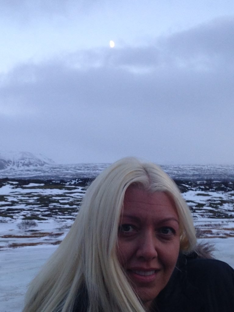 lisa iceland australia, kangaroo, outback
